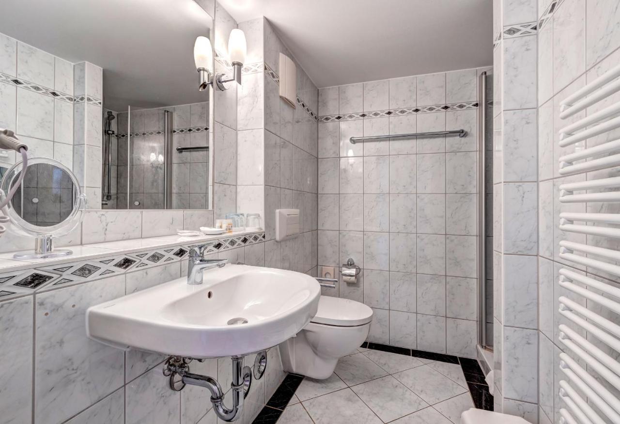 Haus Seeblick Hotel Garni & Ferienwohnungen ツィノヴィッツ エクステリア 写真