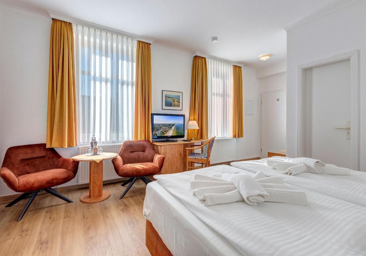 Haus Seeblick Hotel Garni & Ferienwohnungen ツィノヴィッツ エクステリア 写真
