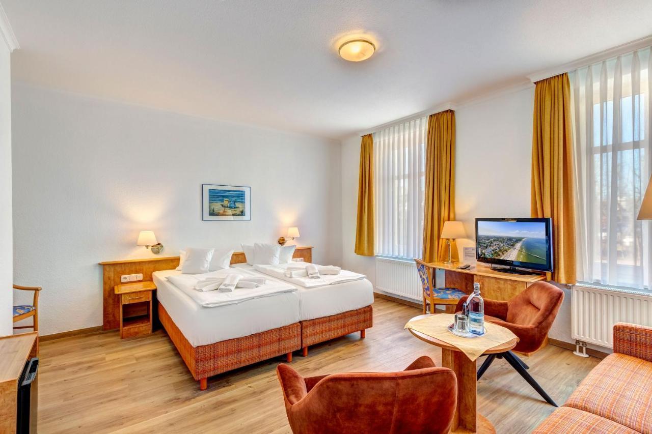 Haus Seeblick Hotel Garni & Ferienwohnungen ツィノヴィッツ エクステリア 写真