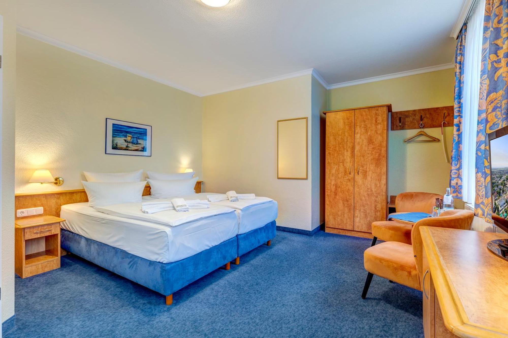 Haus Seeblick Hotel Garni & Ferienwohnungen ツィノヴィッツ エクステリア 写真