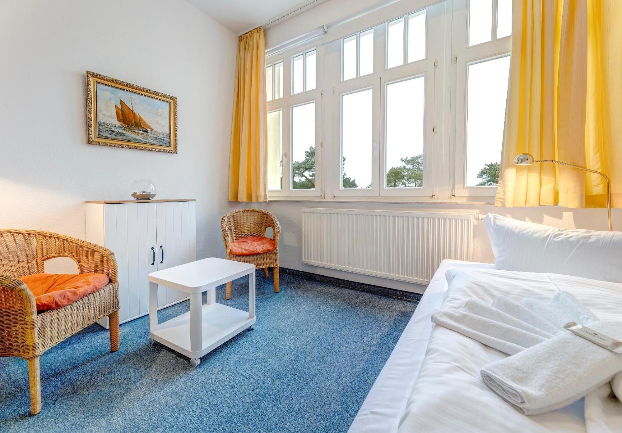 Haus Seeblick Hotel Garni & Ferienwohnungen ツィノヴィッツ エクステリア 写真