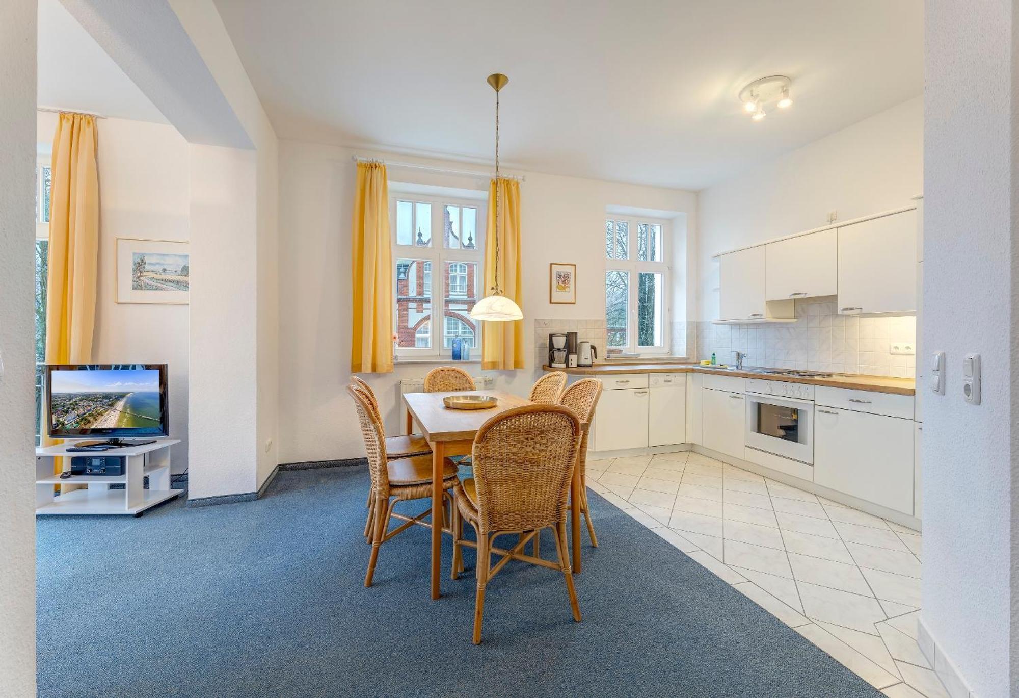 Haus Seeblick Hotel Garni & Ferienwohnungen ツィノヴィッツ エクステリア 写真