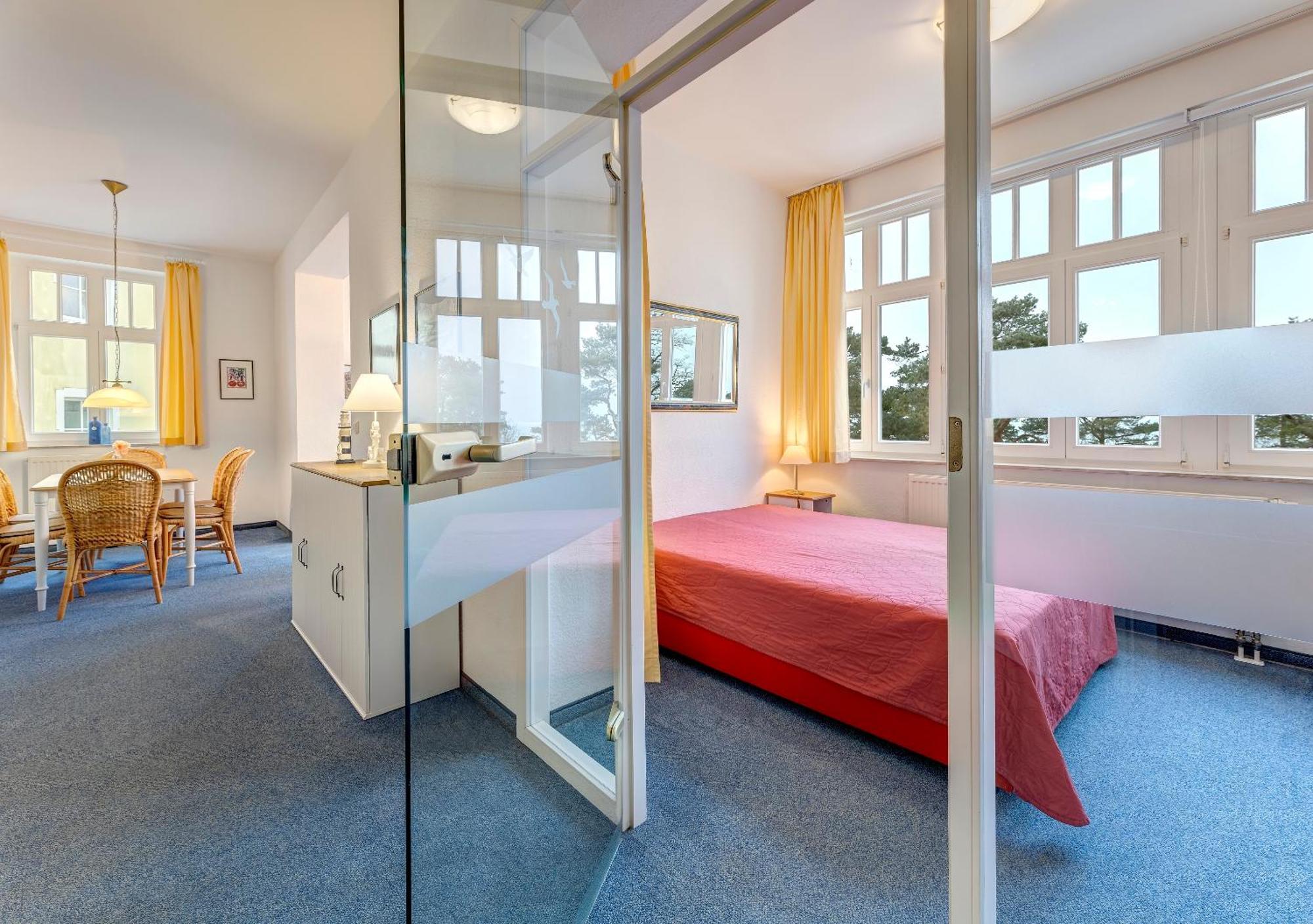 Haus Seeblick Hotel Garni & Ferienwohnungen ツィノヴィッツ エクステリア 写真