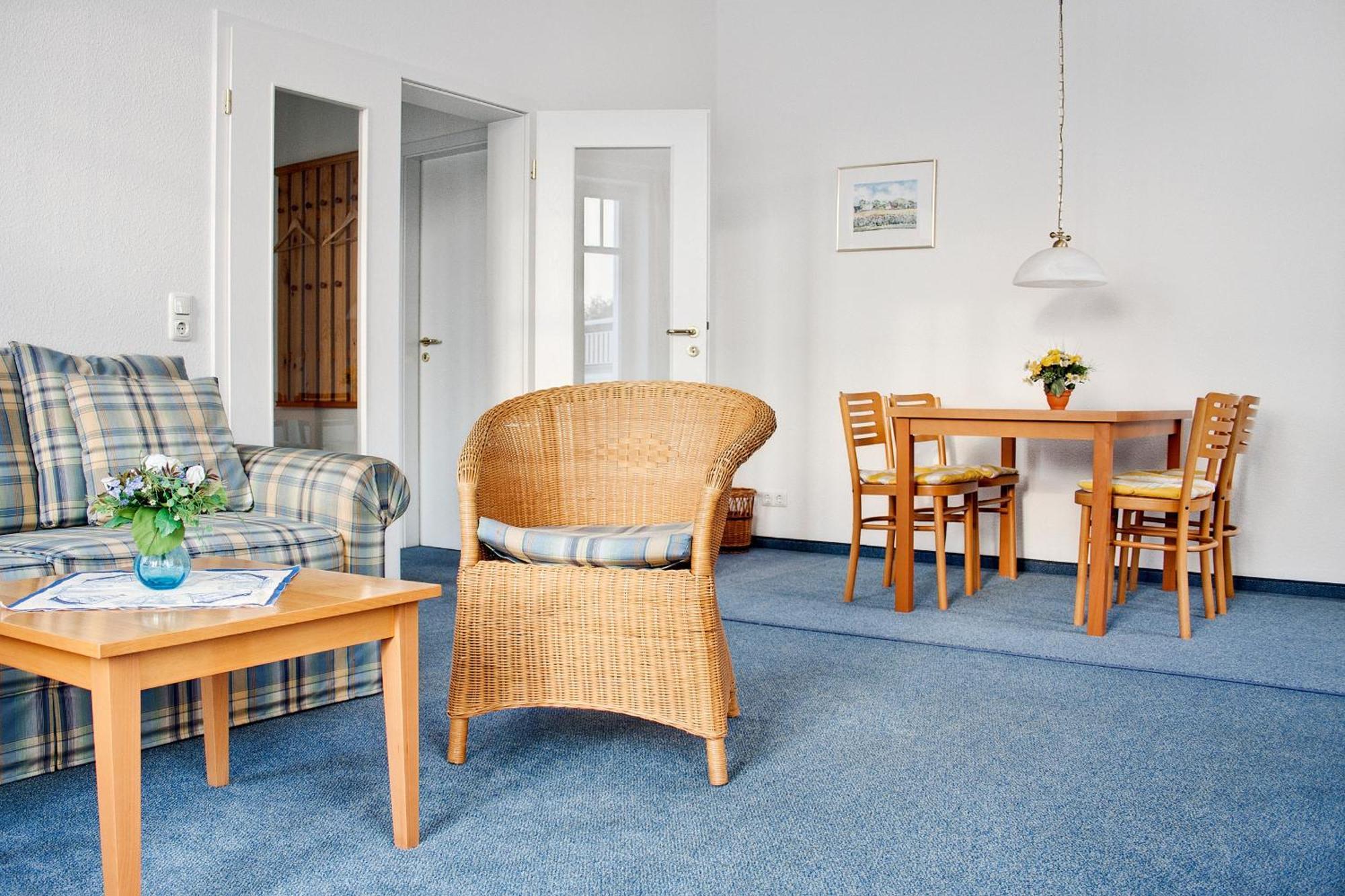 Haus Seeblick Hotel Garni & Ferienwohnungen ツィノヴィッツ エクステリア 写真
