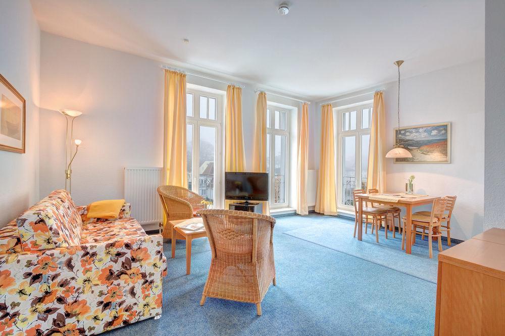 Haus Seeblick Hotel Garni & Ferienwohnungen ツィノヴィッツ エクステリア 写真