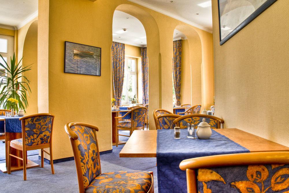 Haus Seeblick Hotel Garni & Ferienwohnungen ツィノヴィッツ エクステリア 写真