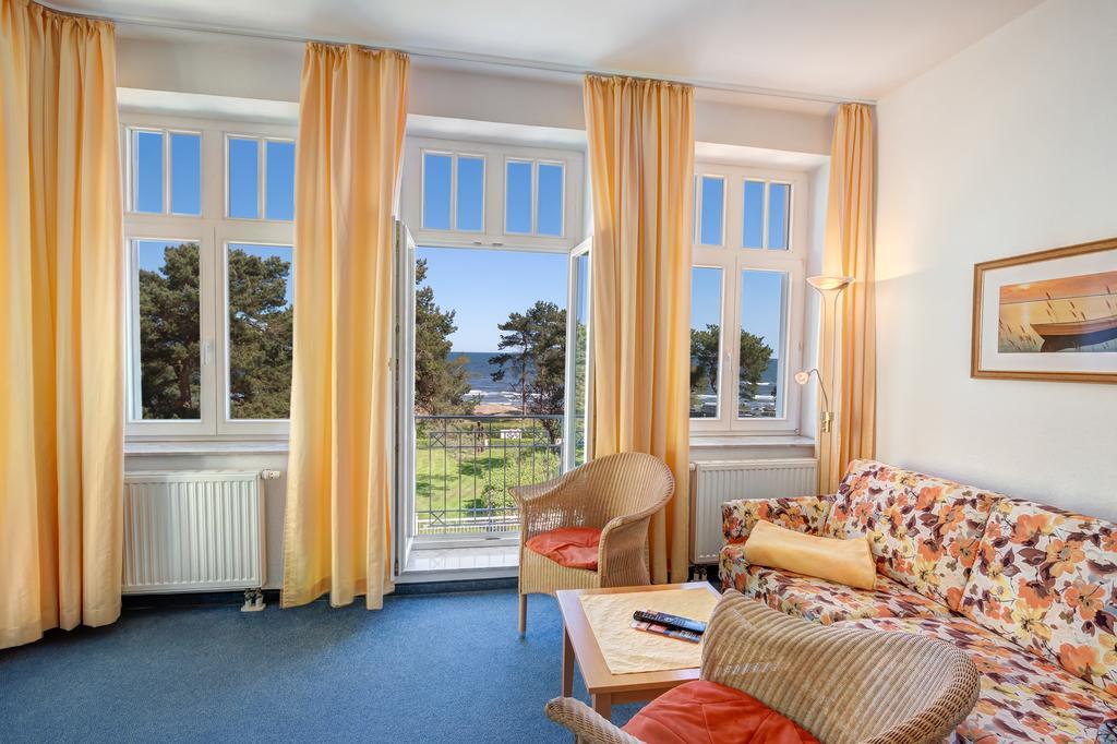 Haus Seeblick Hotel Garni & Ferienwohnungen ツィノヴィッツ エクステリア 写真